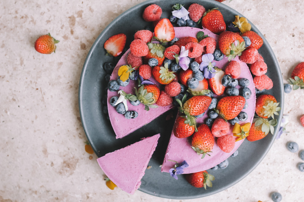 Raw Mixed Berry Cheesecake