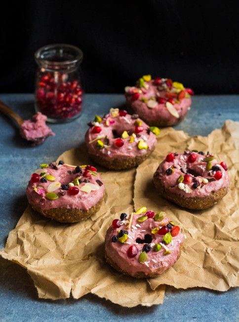 Raw vegan cinnamon donuts