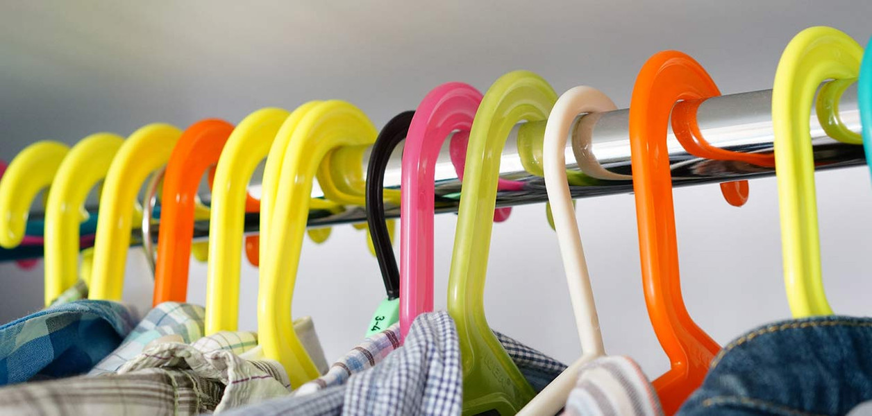 How to Choose the Right Hangers for Your Apparel Retail