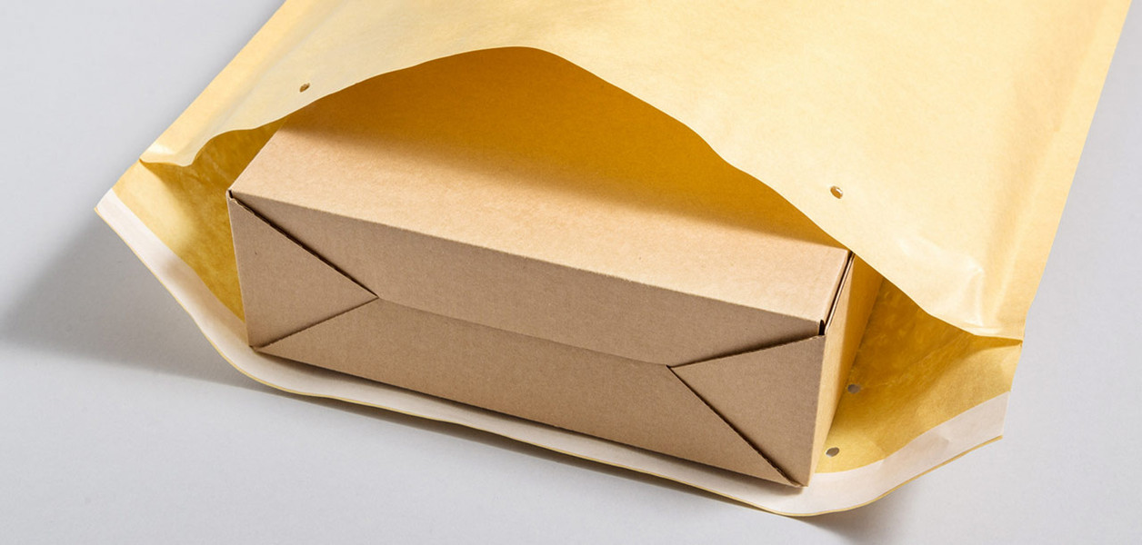 A Complete Guide on Using Poly Mailers