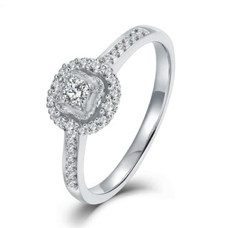 womens diamond wedding ring in 18k white gold