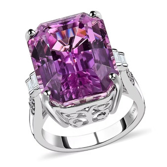 emerald cut kunzite cocktail ring in platinum with e f vs2 diamond side accents angled view