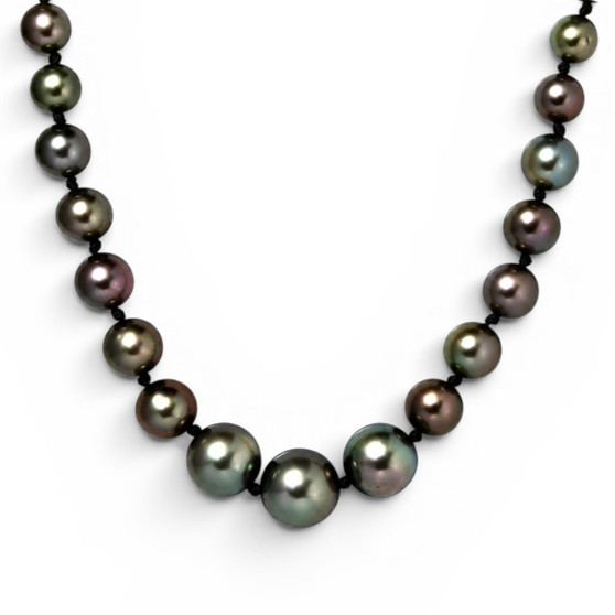 tahitian pearl graduated 7 to 12mm pearl strand necklace with 950 platinum lobster claw clasp close up