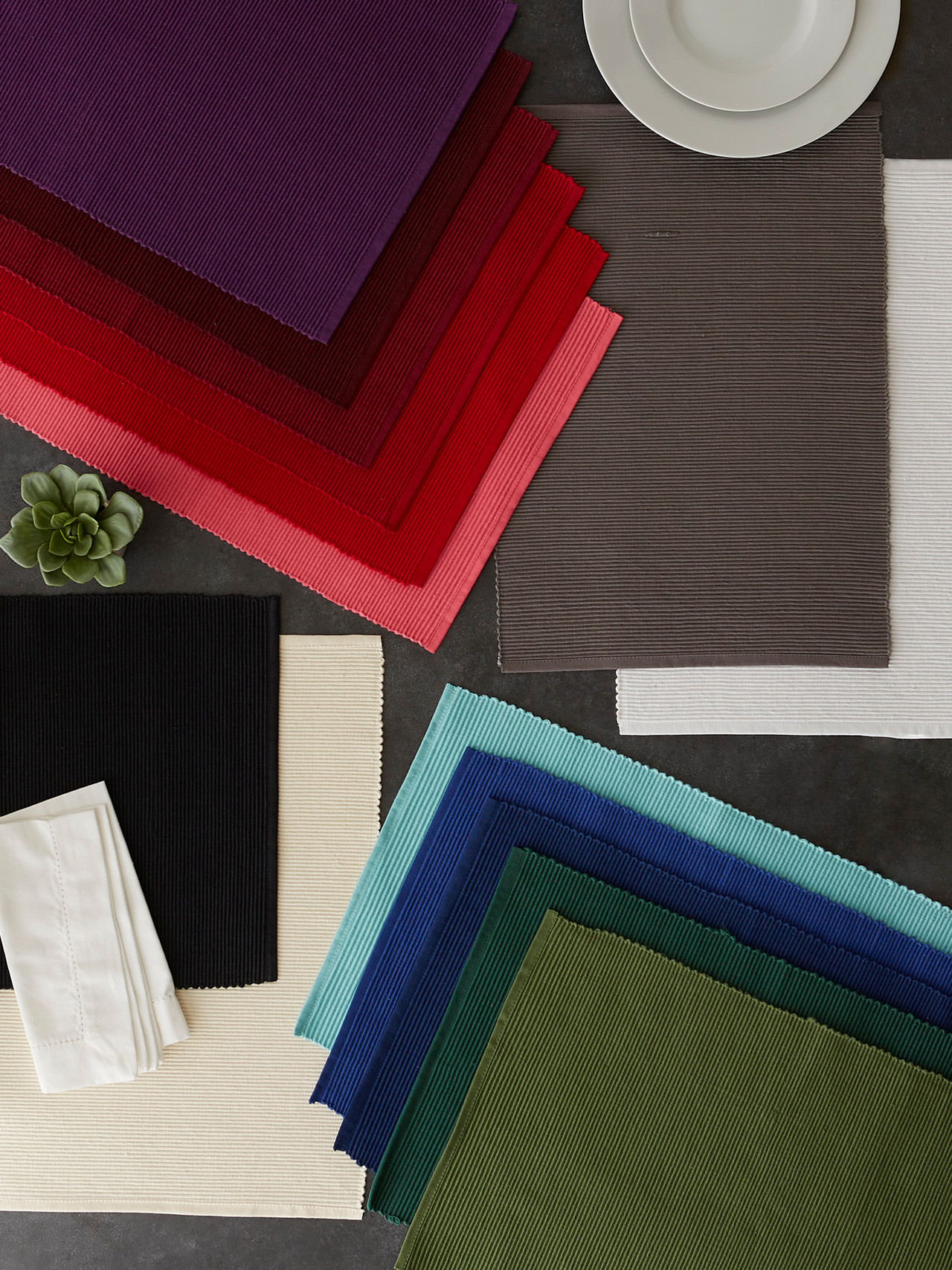 Set of 6 Wine Red Ribbed Placemats 19” x 13" Christmas Central