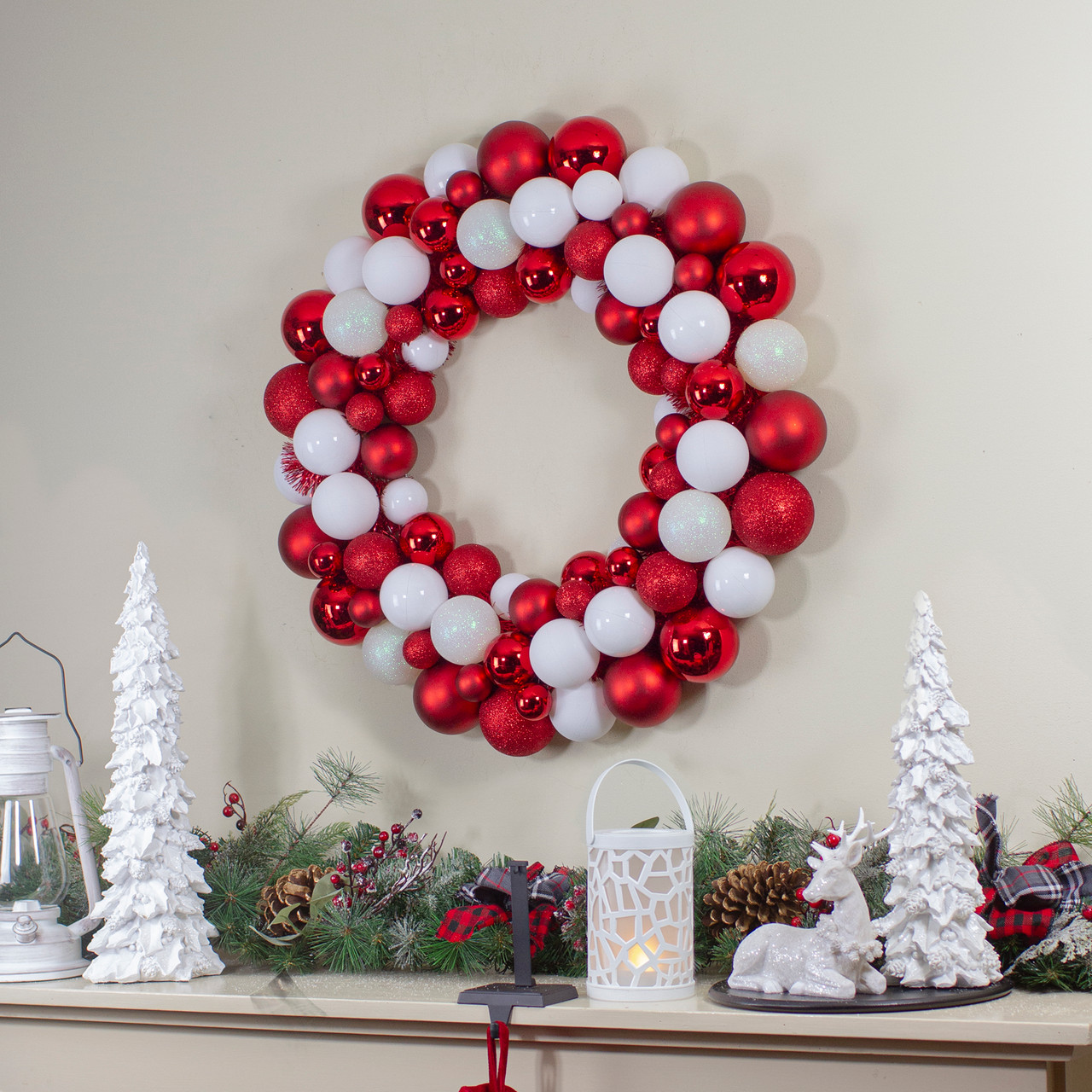 28 Inch Red Shatterproof Ornament Wreath