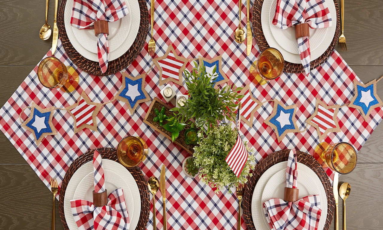 Christmas Classic Plaid Cotton Twill Tablecloth – Red/White/Green, 52x70 Inches, 100% Cotton, Hemmed Edge