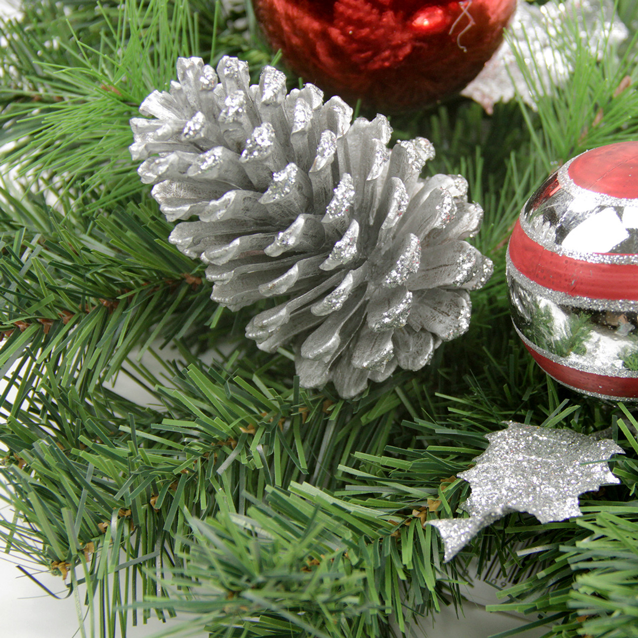 Red Silver Ornaments Artificial Christmas Wreath 24 Inch