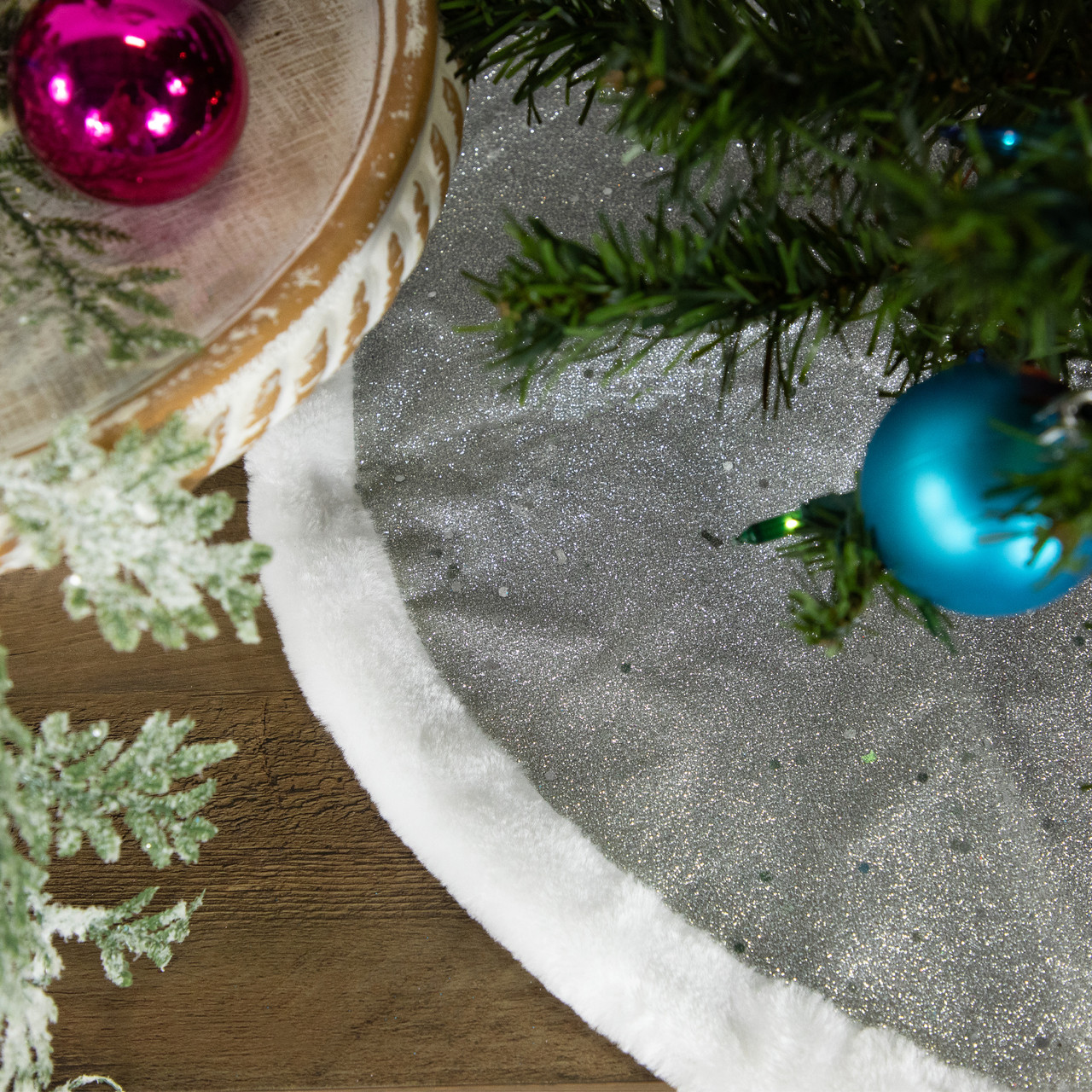 silver sparkle tree skirt