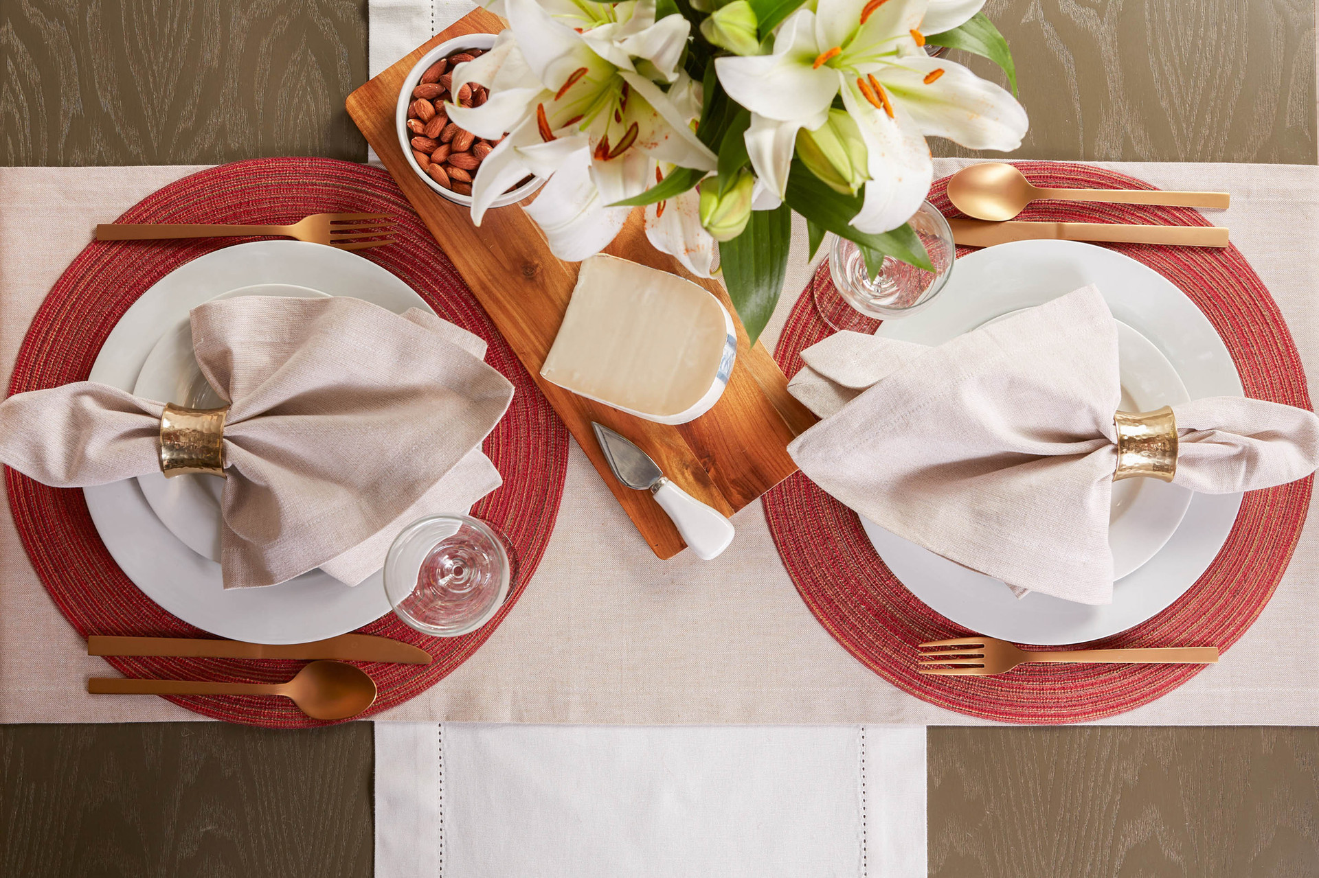 Set of 6 Variegated Red Round Woven Placemats 15" x 15" Christmas Central