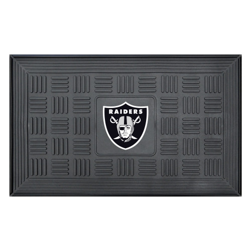 19.5" x 31.25" Black and White NFL Oakland Raiders 3-D Team Medallion Doormat - IMAGE 1