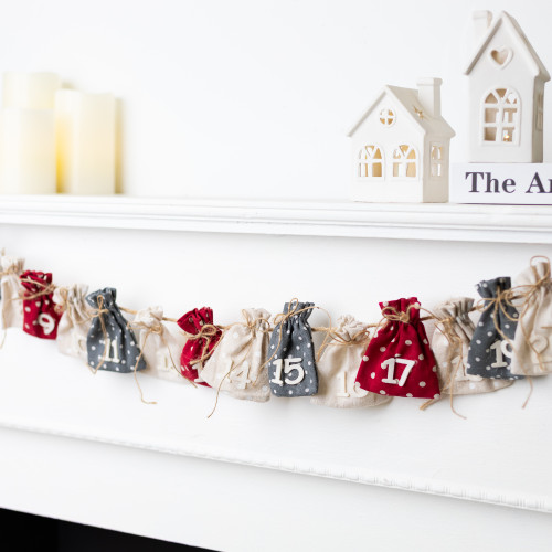 Count Down to Christmas Gift Bags Garland - 6.5' - IMAGE 1