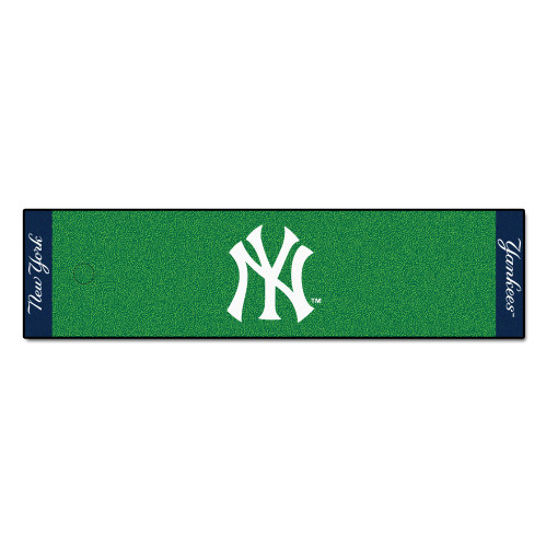 18" x 72" Green and White MLB New York Yankees Golf Putting Mat - IMAGE 1