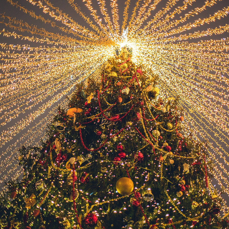 Big and Bold: Eye-Catching Commercial Christmas Decor is Designed to Delight