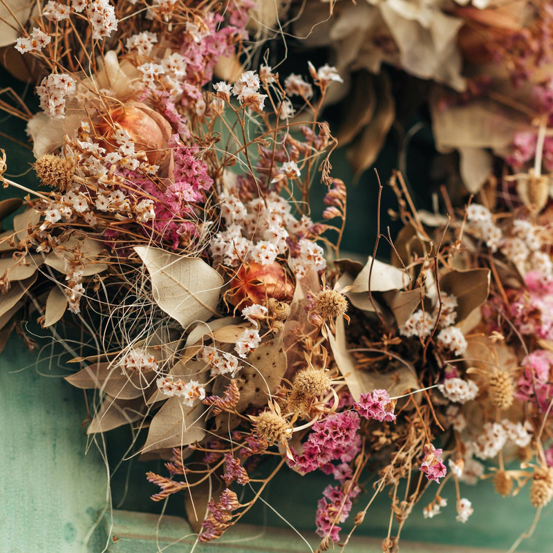 Open the Door to Autumn with 8 Fantastic Fall Wreaths