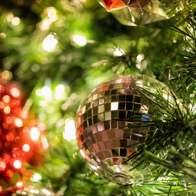 Getting a Head Start on the Holidays: 5 Reasons to Start Shopping Now for Christmas Decorations