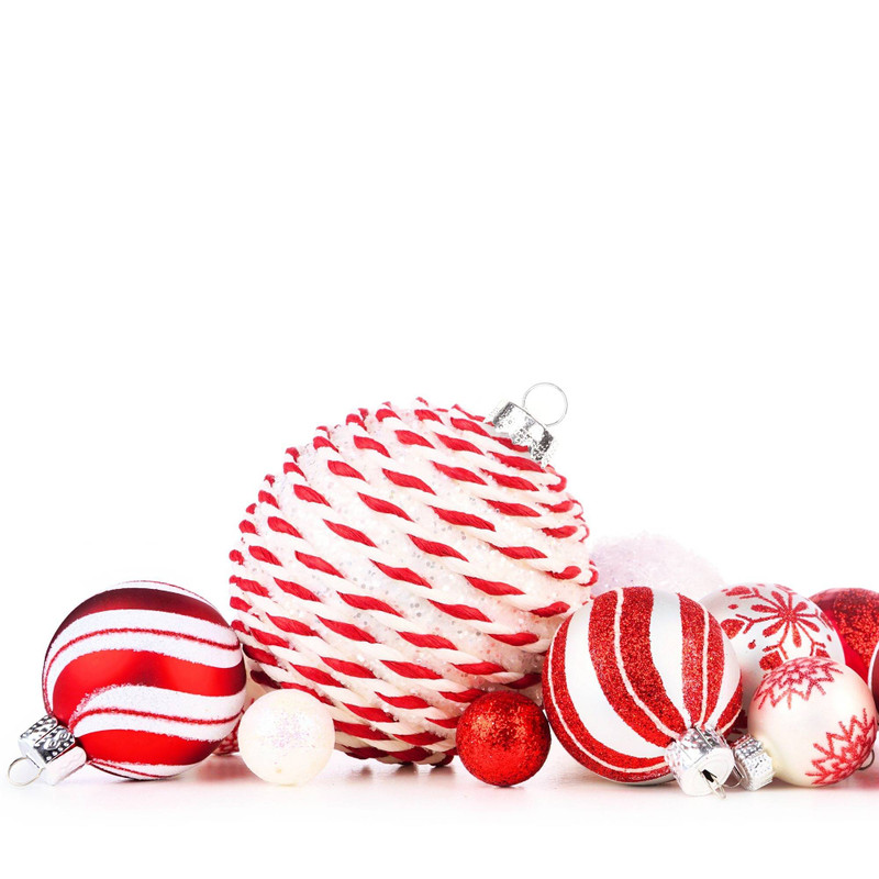 Blend Modern Trends with Classic Charm by Mixing Old and New Christmas Decor