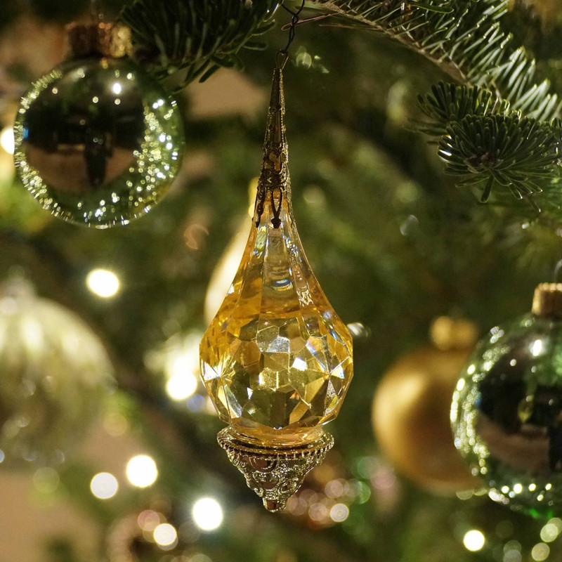 Gleam, Glitter & Glam: Bring a Little Bling to Your Christmas Decor