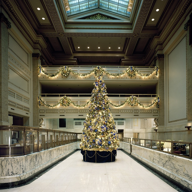 From Cheerful Offices to Festive Shops: Why Your Business Needs a Little Christmas