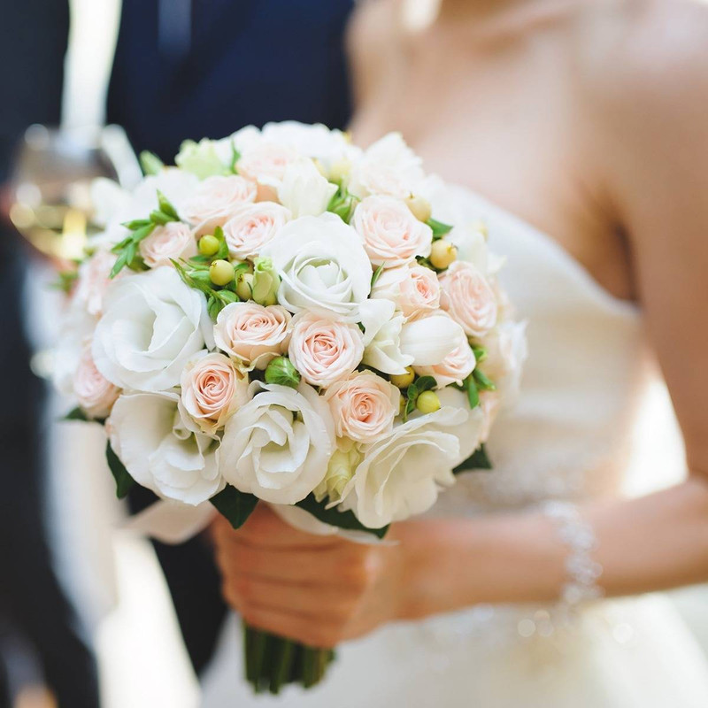 Silk & Style: Beautiful Wedding Florals that Won't Break the Bank