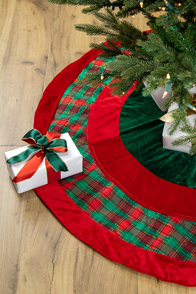 How to Buy the Right Size Tree Skirt