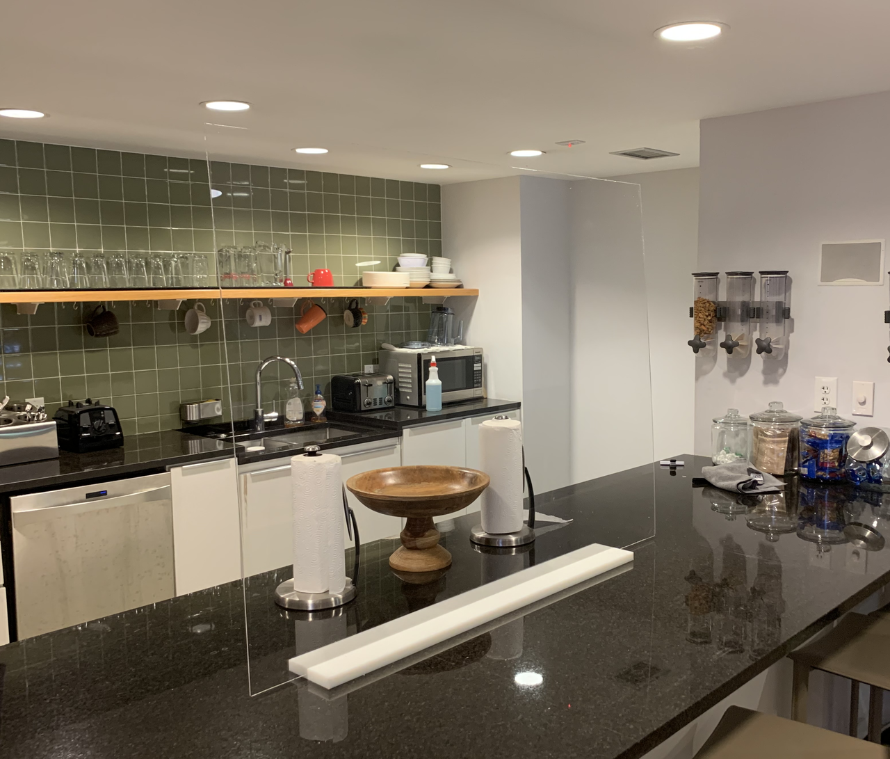 ARCOP Acrylic Extra Thick Safety Barrier with Base 33" x 30" Keep