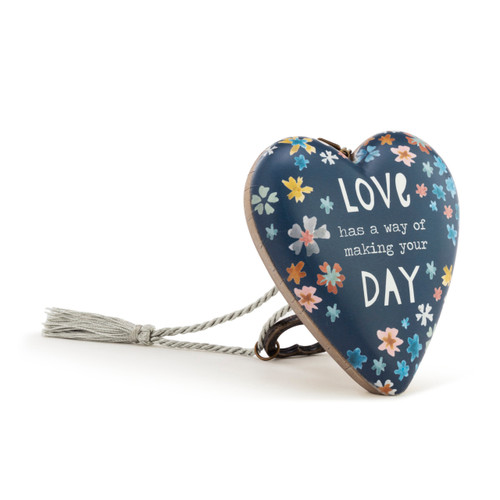 Love Has A Way Art Heart slide 