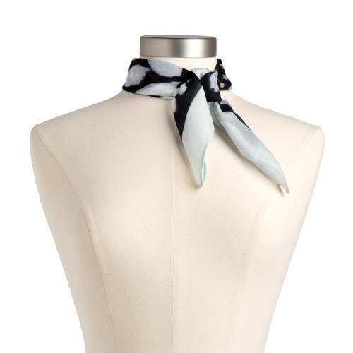 Artlifting Neckerchief Off White & Black slide 