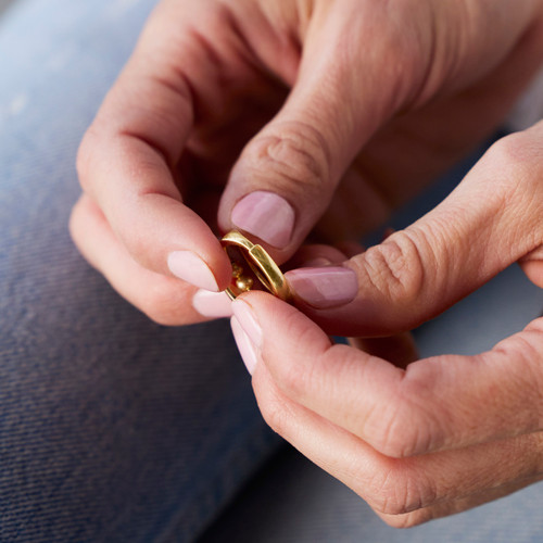 BeCalm Gold Adjustable Spinning Fidget Ring 1" slide 