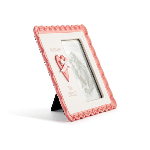 Always Keep Your Sparkle Pink Scalloped Frame slide 
