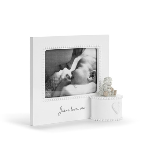 Jesus Loves Me Cream Lamb Musical Frame - 8x7in slide 
