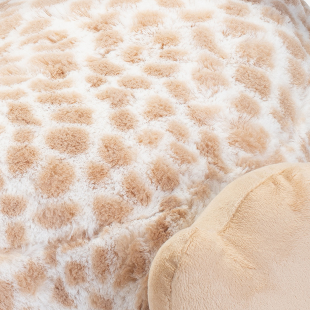 Jordan Giraffe Chair by Luxurious Baby thumbnail