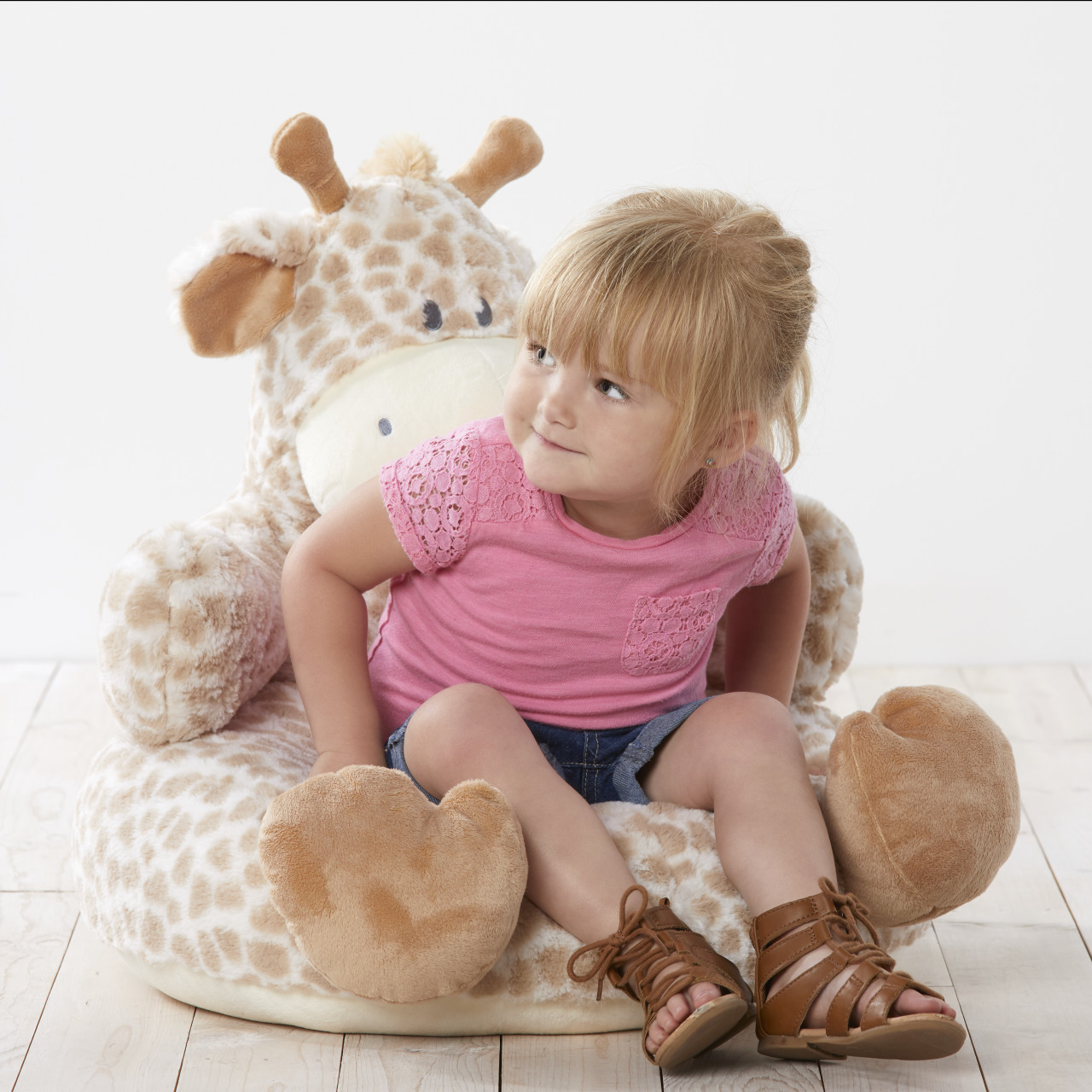 Jordan Giraffe Chair by Luxurious Baby thumbnail