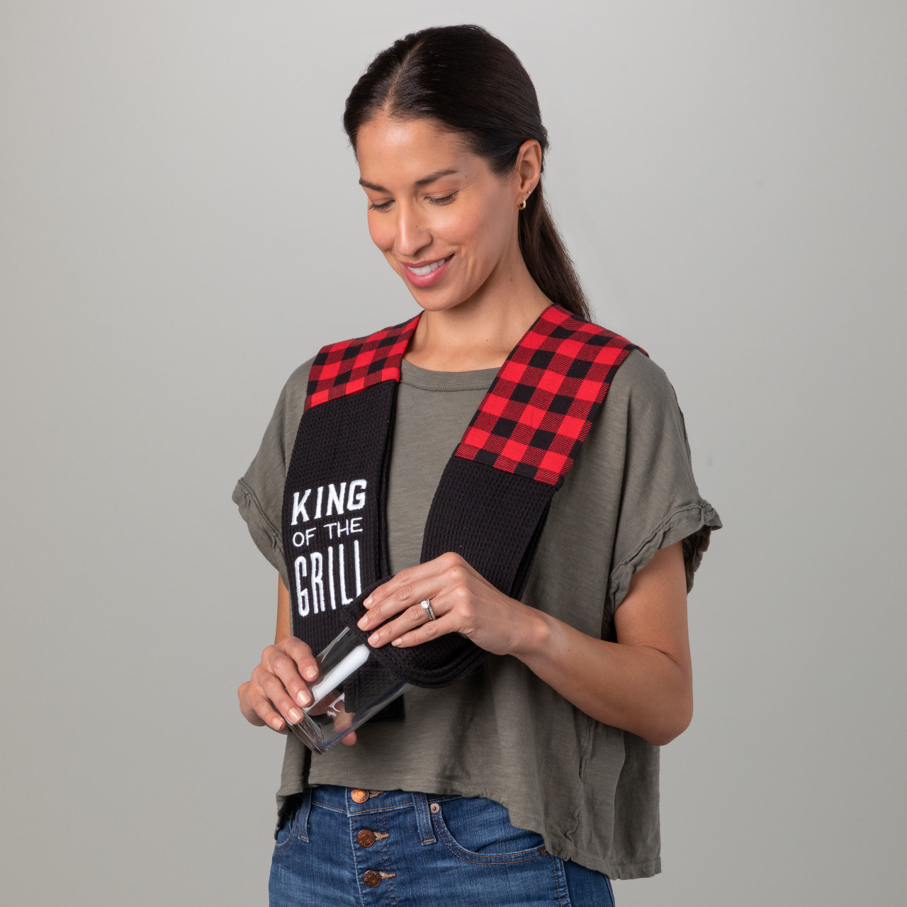 byDesign Serving Black & Red King of the Grill Kitchen Boa 4" x 69" thumbnail