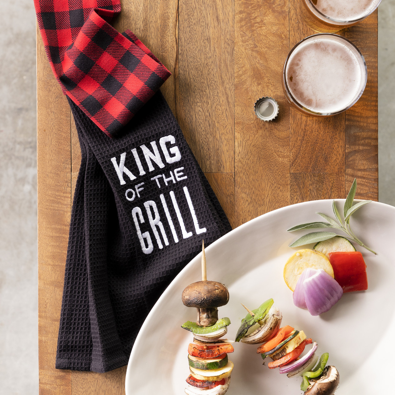 byDesign Serving Black & Red King of the Grill Kitchen Boa 4" x 69" thumbnail