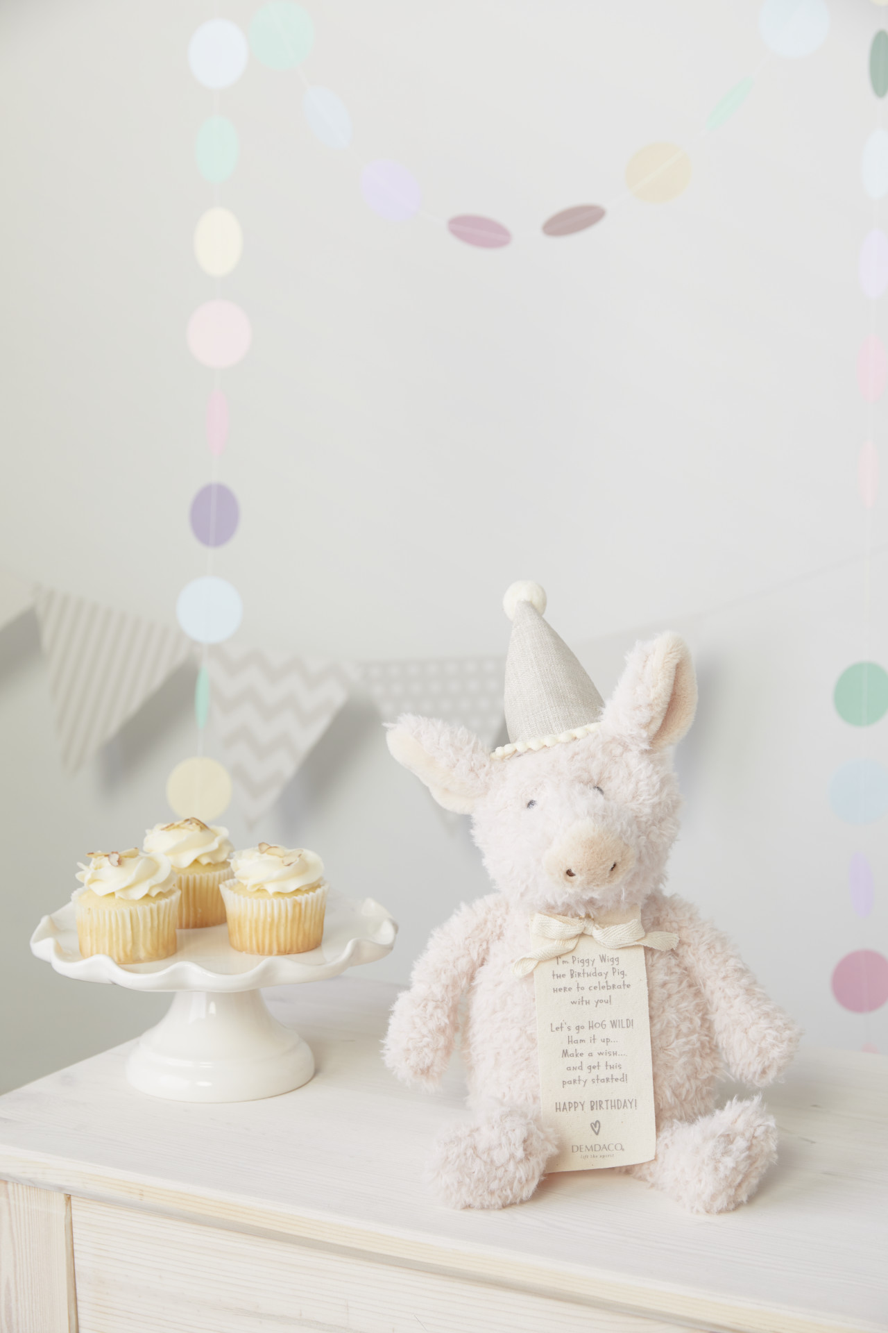 Piggy Wigg the Birthday Pig Plush Toy thumbnail