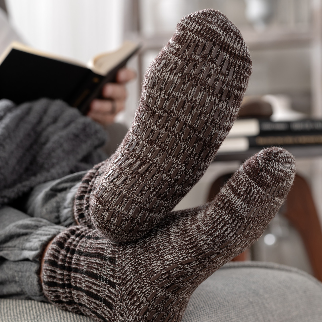Giving Collection Espresso Men's Gripper Slipper Socks Set thumbnail