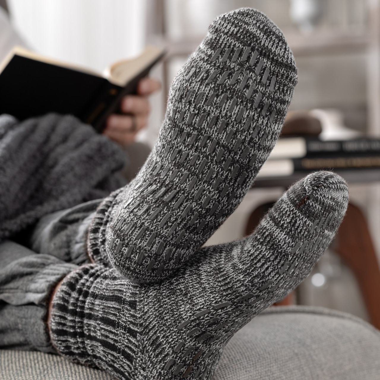 Giving Collection Gray Men's Gripper Slipper Socks Set thumbnail