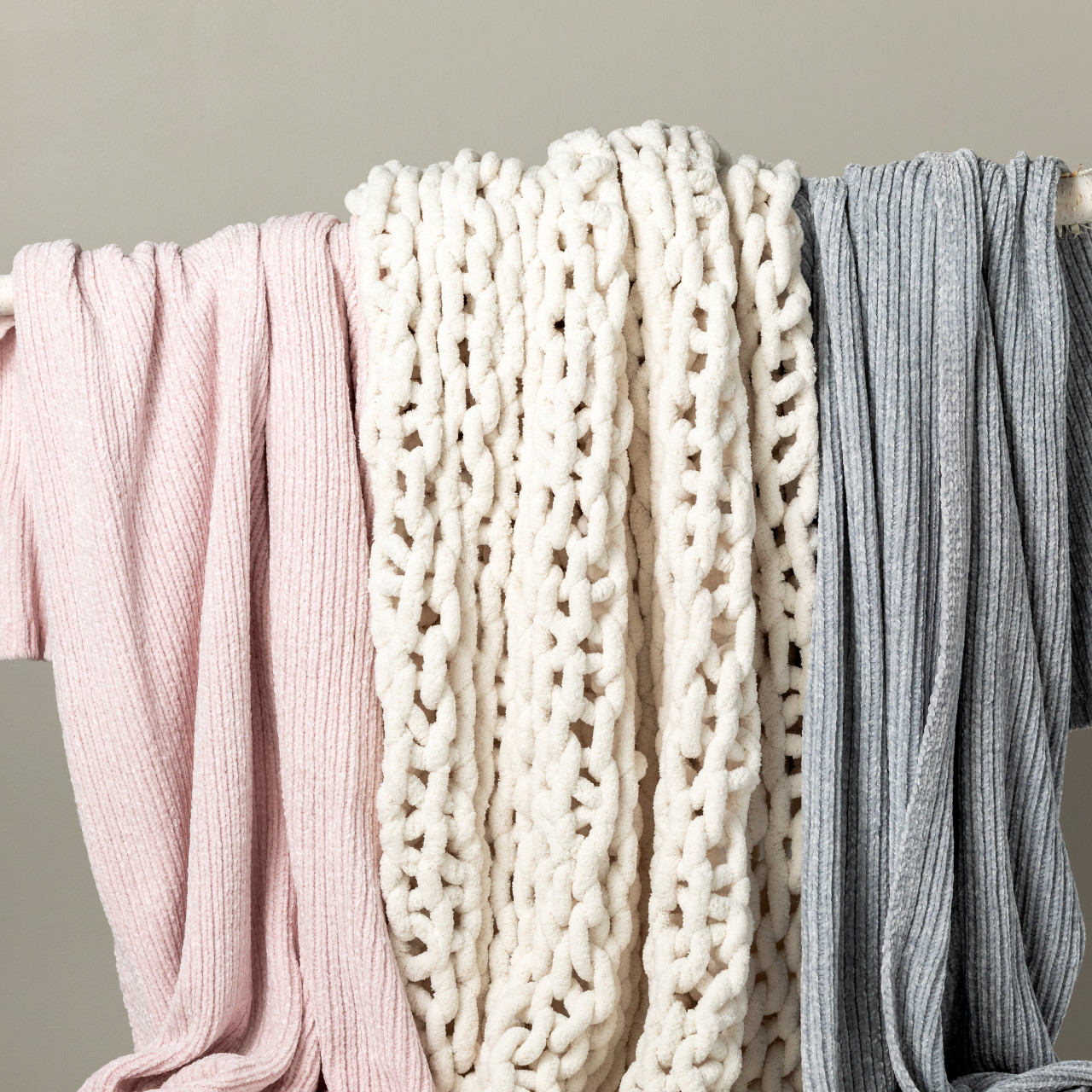 Chunky Knit Blanket - Cream thumbnail