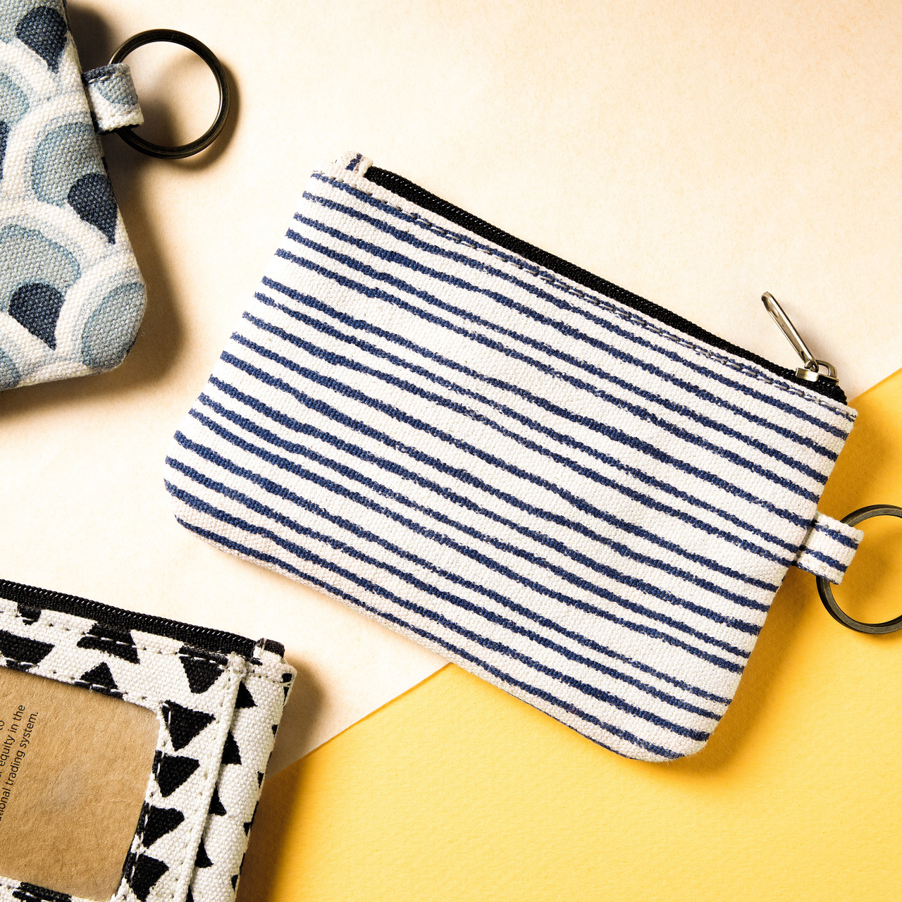 JOYN ID Holder - Navy Pinstripes thumbnail