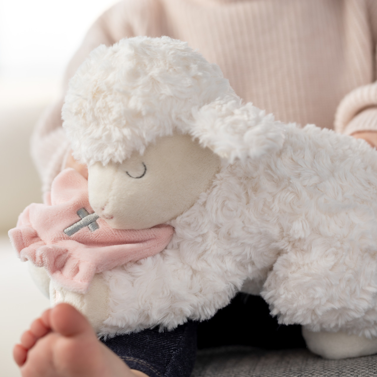 Pink Goodnight Prayer Mechanical Lamb thumbnail