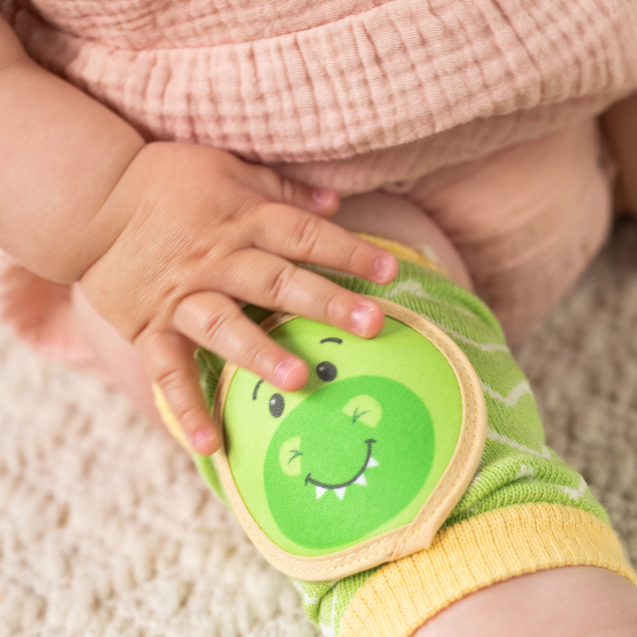 Dinosaur Easy Kneezie thumbnail