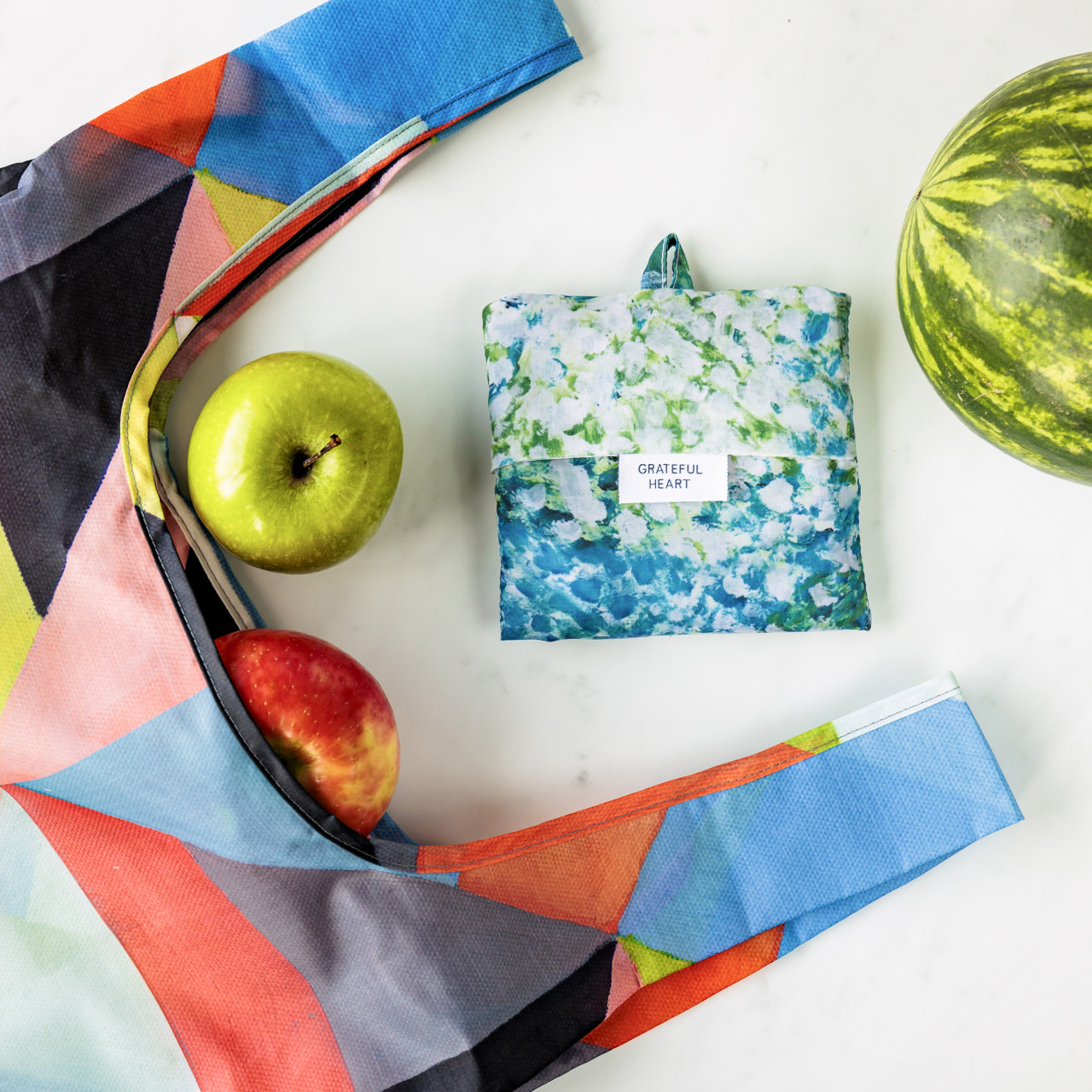 ArtLifting Tote-White Flowers thumbnail