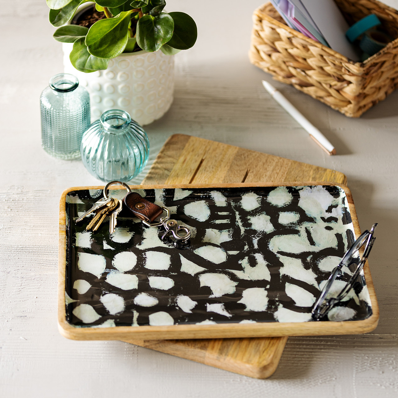 ArtLifting Medium Tray - Off White and Black thumbnail
