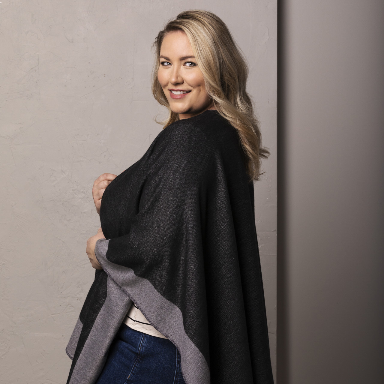 Reversible Kimono - Black  and Gray thumbnail