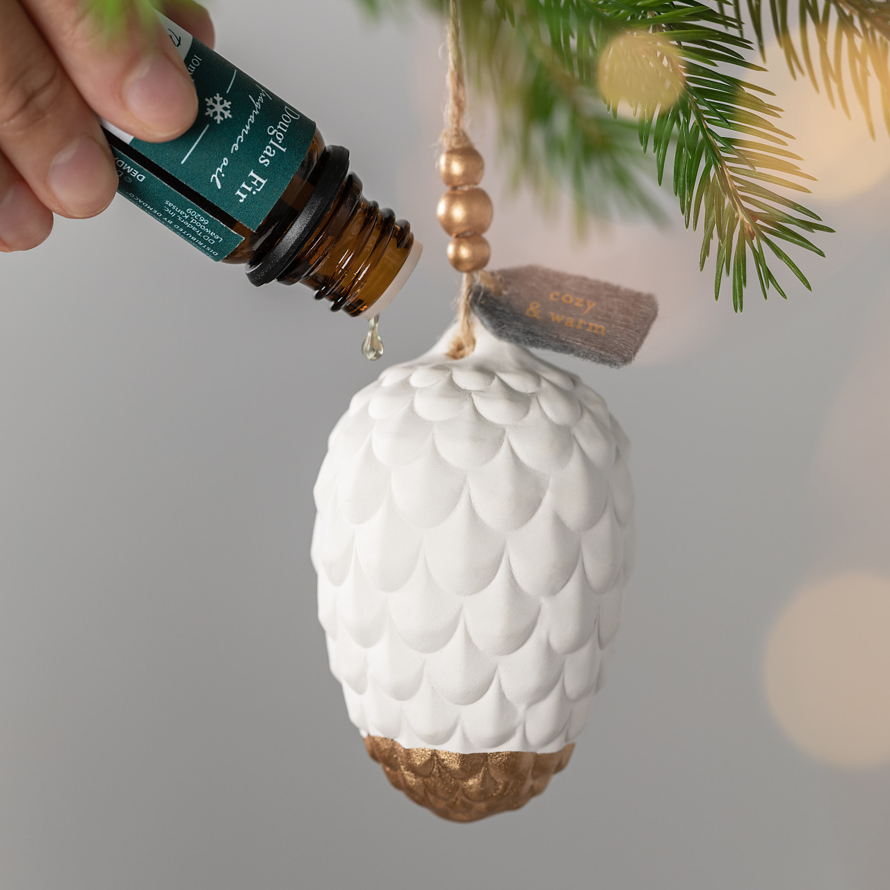 Pine Cone Fragrance Oil Diffuser Ornament thumbnail