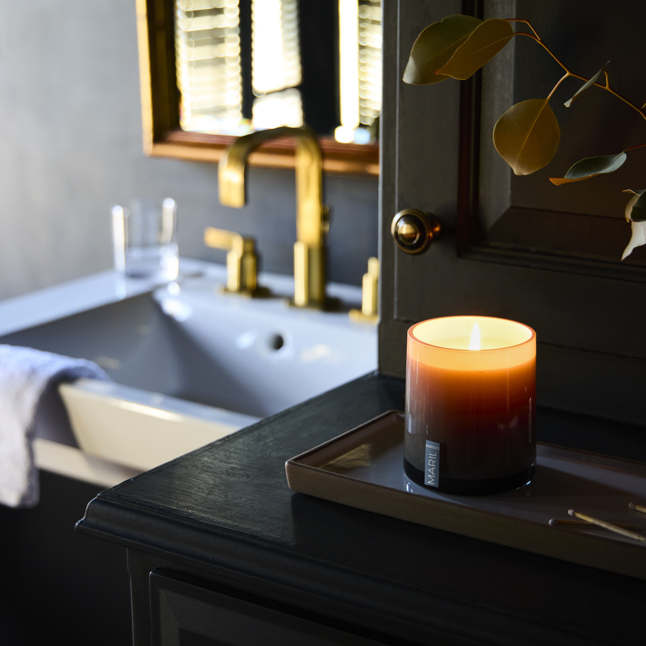 Oud + Earth 8 oz. Candle - MARIL thumbnail