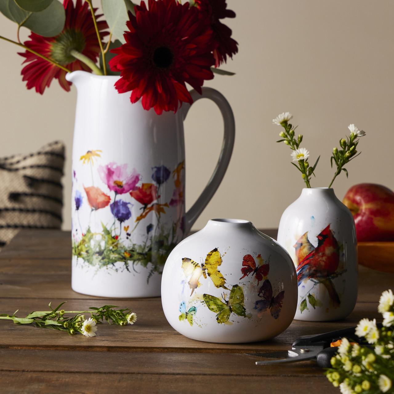 Cardinal Pair Bud Vase thumbnail