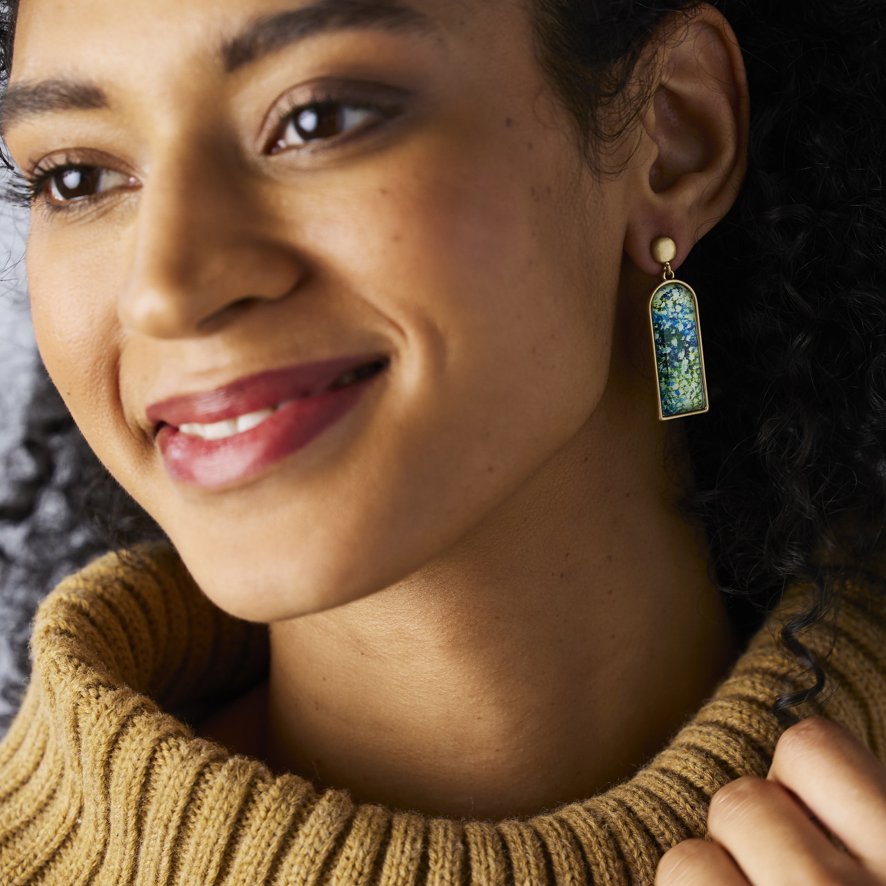 ArtLifting Earrings - White Flowers thumbnail
