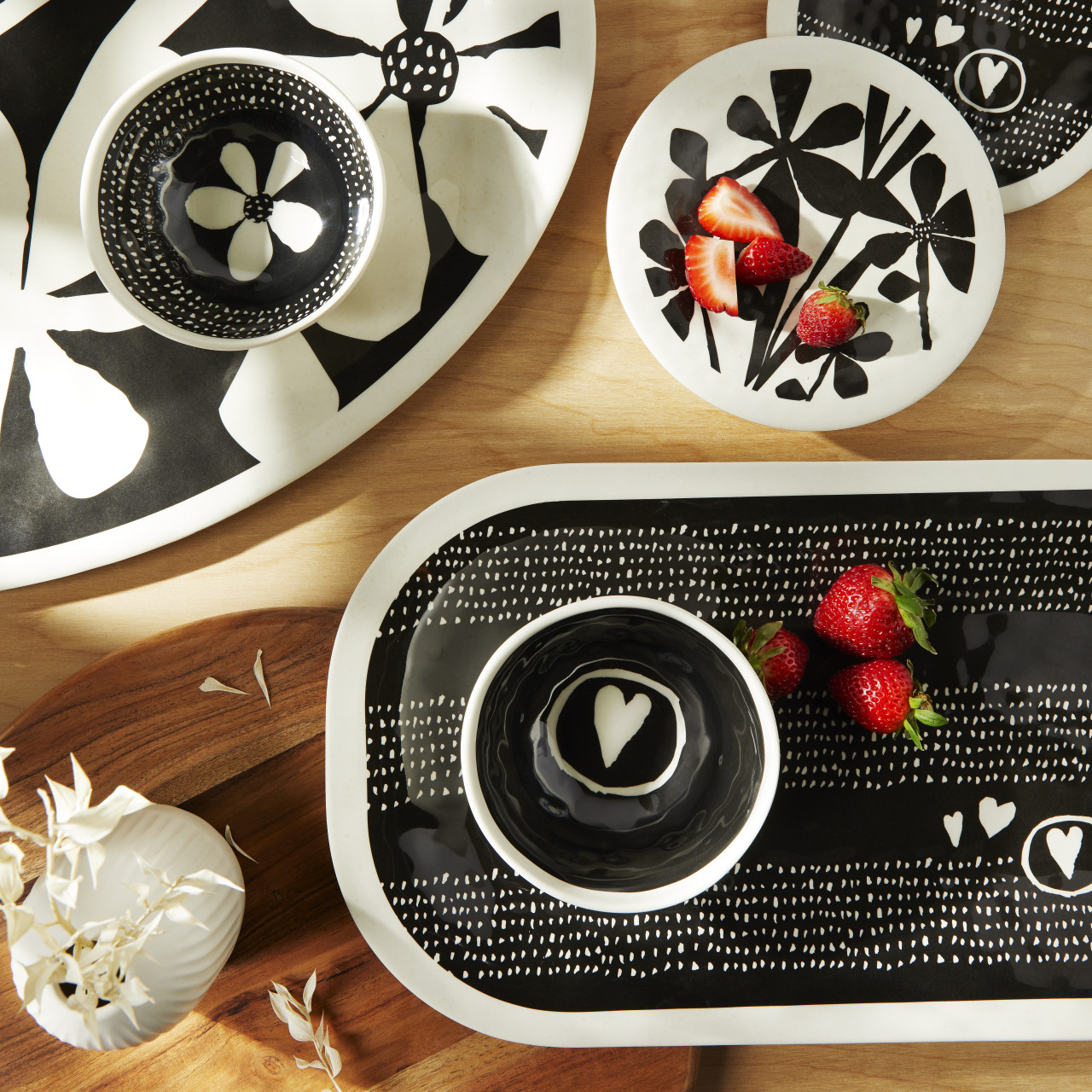 Bold Floral Melamine Appetizer Plates - Set of 4 thumbnail