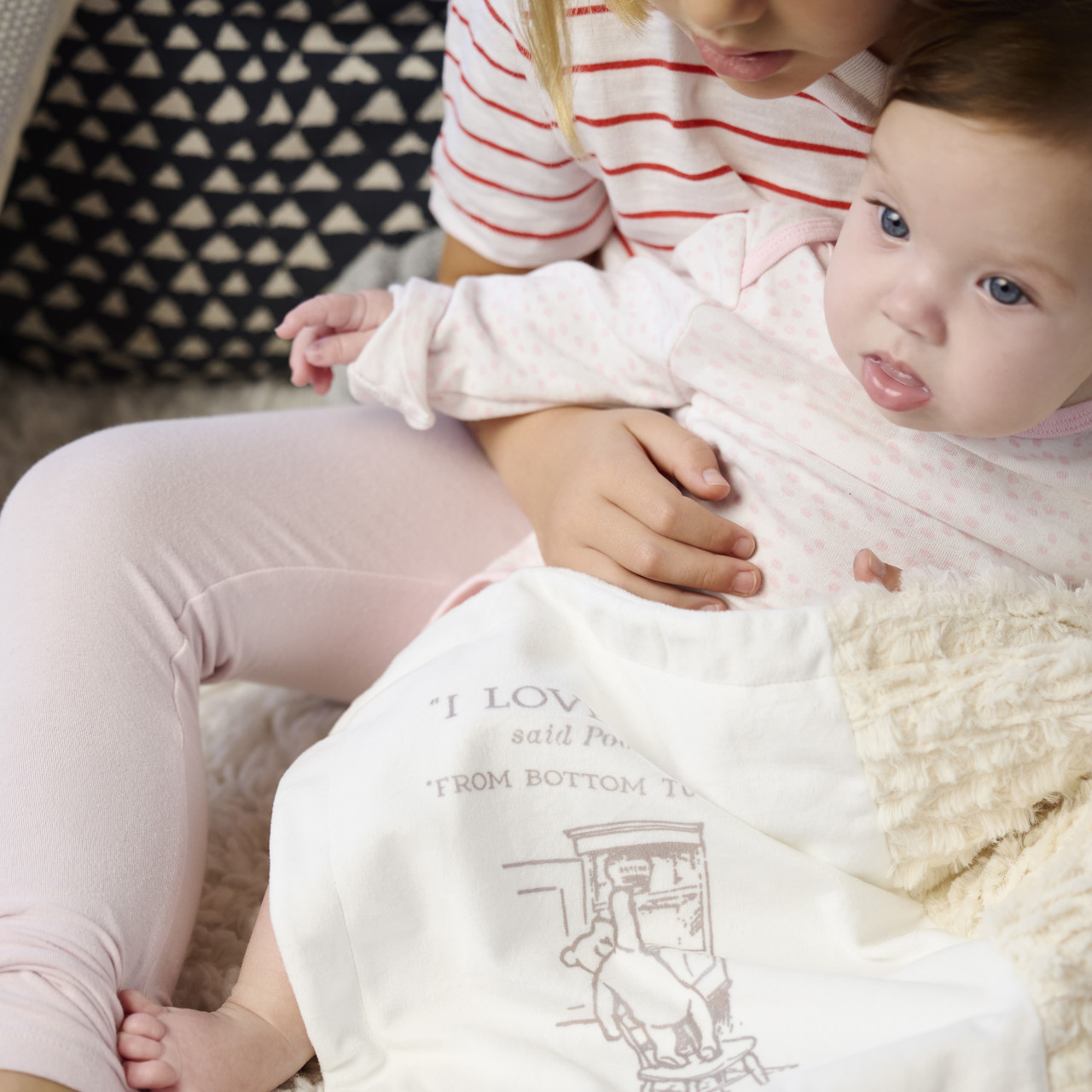 Winnie-the-Pooh All Of The Sweetness Neutral Blanket 30" x 40" thumbnail